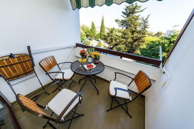 Apartman Mira Задар Экстерьер фото
